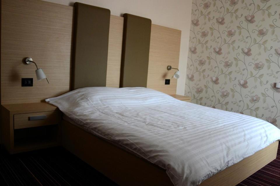 Zenti Plaza Hotel Drobeta Turnu Severin Buitenkant foto