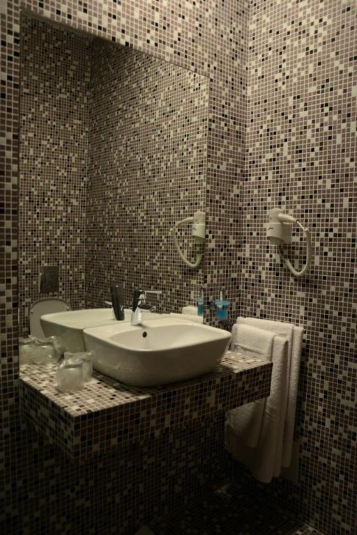 Zenti Plaza Hotel Drobeta Turnu Severin Buitenkant foto