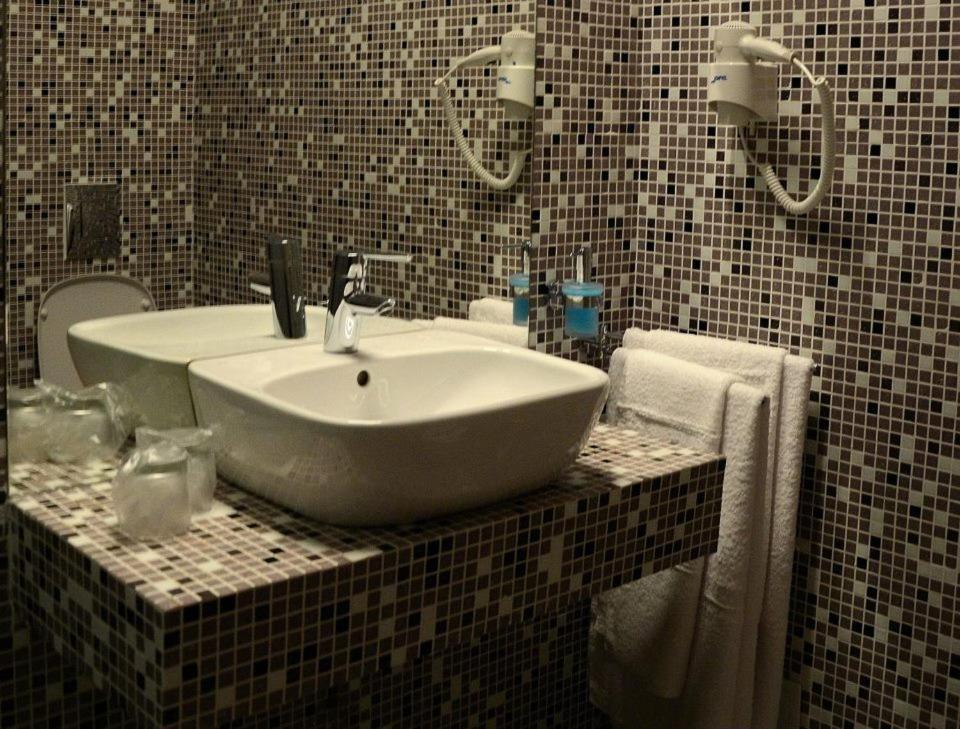 Zenti Plaza Hotel Drobeta Turnu Severin Kamer foto